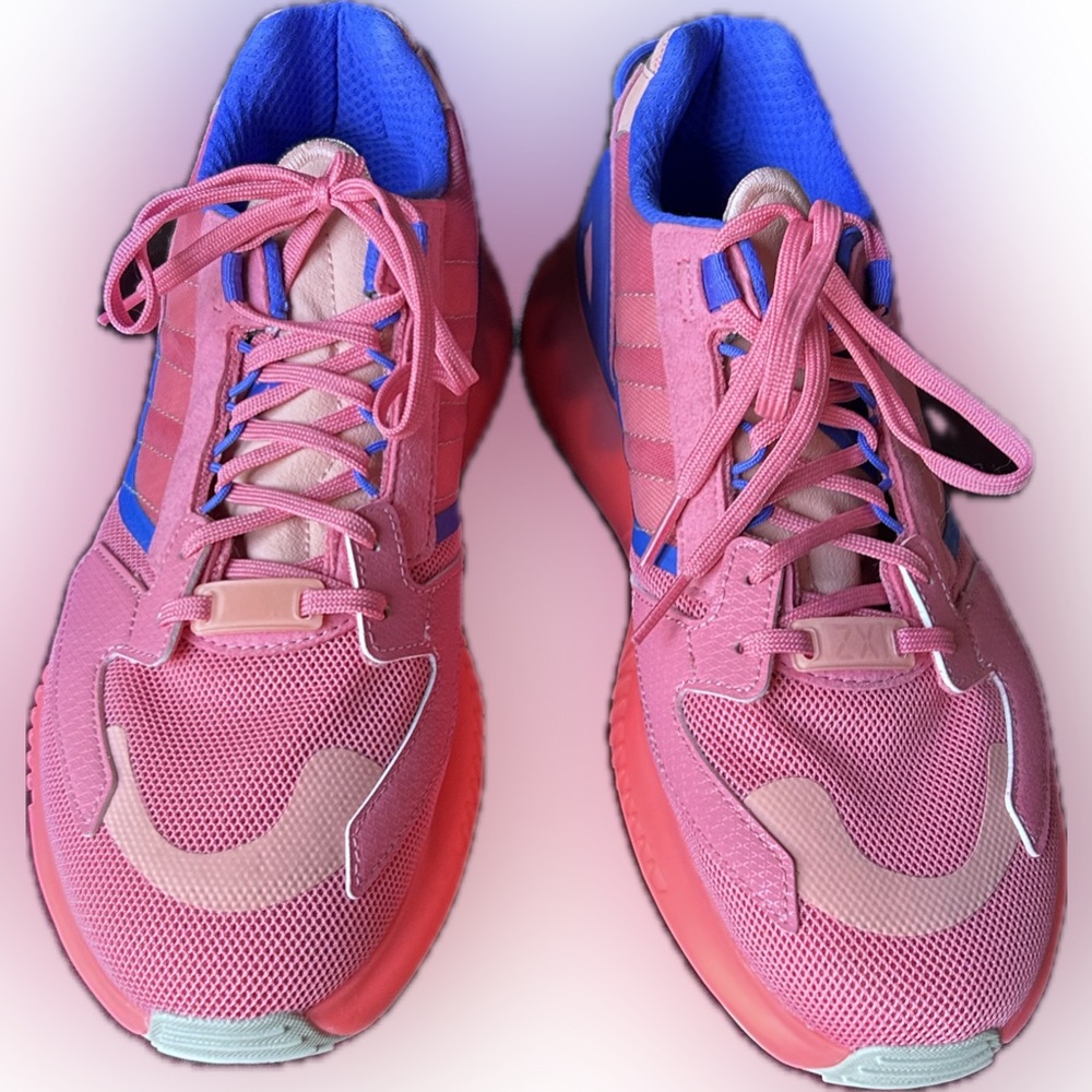 Adidas gym shoe